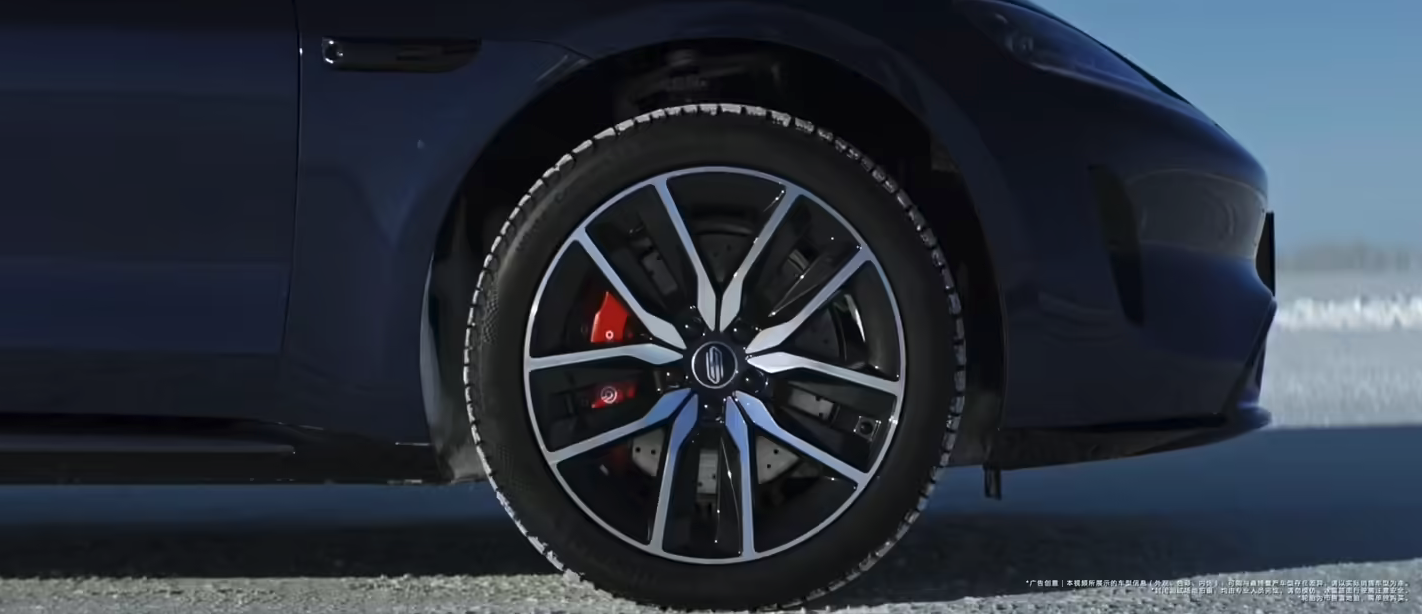 尚界Z7发布无伪装雪地漂移视频 全系搭载华为途灵平台